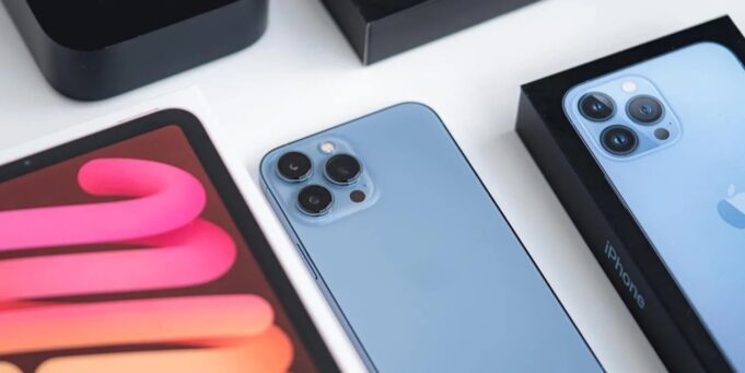 Průměrná prodejní cena iPhonu v loňském roce vzrostla o 14 %