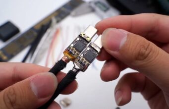 Nový teardown kabelu Thunderbolt 4 Pro odhalil nejen jako vnitřek, ale také to, proč je jeho cena tak vysoká