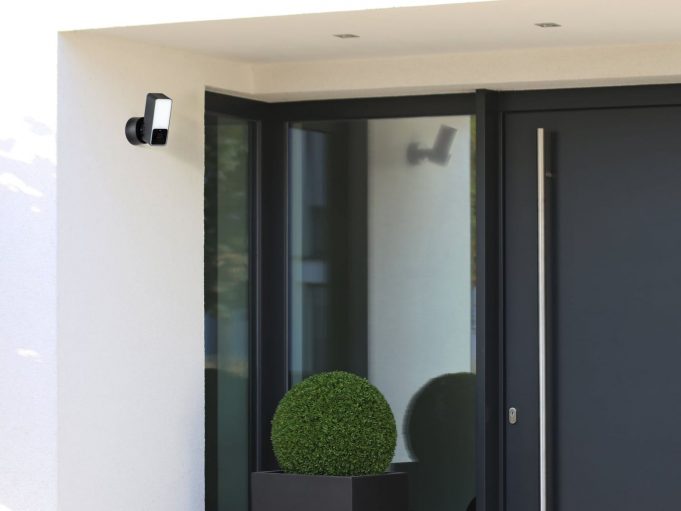Eve Systems vydal venkovní kameru Eve Outdoor Cam s podporou HomeKit Secure Video