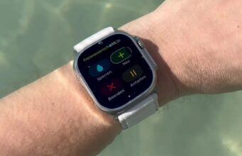 Apple Watch můžete ovládat pod vodou pomocí gest díky AssistiveTouch