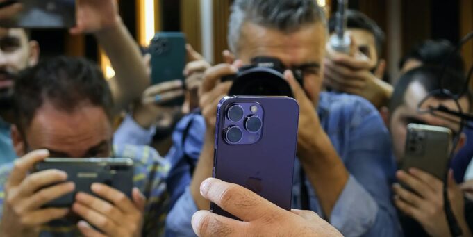 Poptávka po iPhone 14 Pro výrazně překonala očekávání společnosti Apple