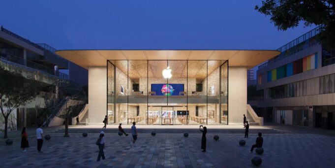 Apple porušil federální zákon tím, že pořádal povinné anti-odborové schůzky