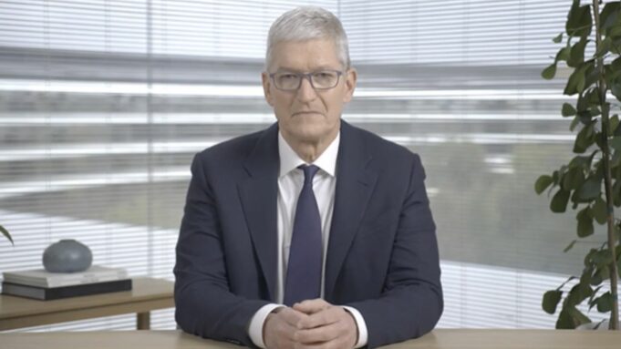 Tim Cook v novém rozhovoru vysvětlil, proč společnost každý rok vydává nové iPhony