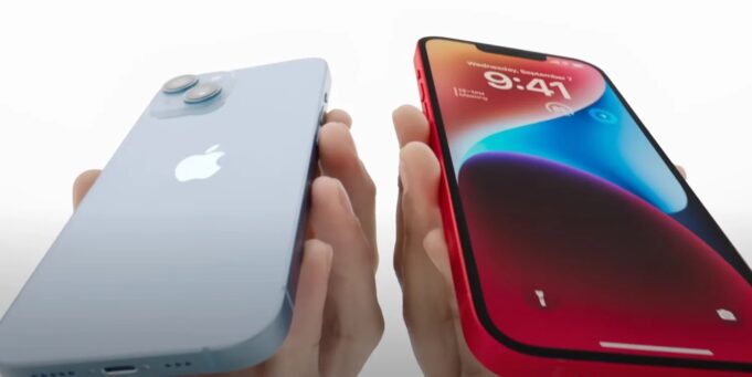 Apple odstranil vokály z reklamy na iPhone 14 poté, co byl text skladby zaměněn za rasové nadávky