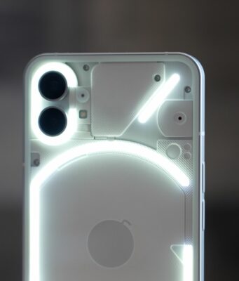 Nothing Phone 1 zobrazuje úroveň baterie AirPods po nejnovější aktualizaci operačního systému