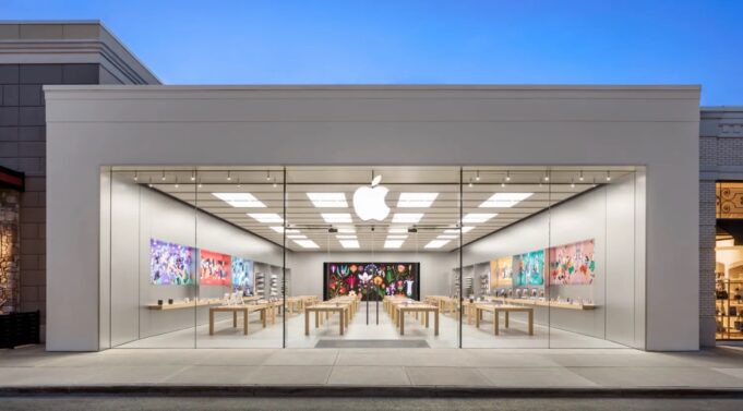 Nová žaloba tvrdí, že Apple použil nezákonné taktiky pro zrušení odborů