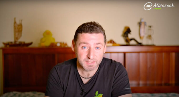 Jan Březina – VLOG: Proč můj MacBook ani ne po týdnu skončil v servisu na Havaji