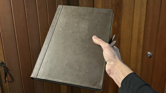 Twelve South představil nové jednoduché odolné kožené pouzdro pro MacBook