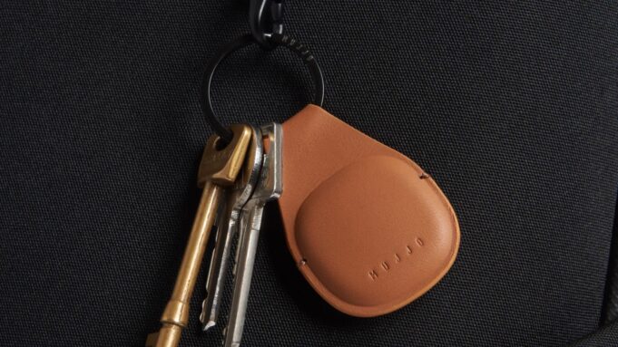 Společnost Mujjo představila novou koženou klíčenku Canopy pro AirTag