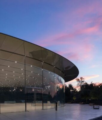 Apple minulý týden předvedl svůj AR/VR headset stovce vedoucích pracovníků společnosti