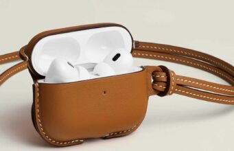 Společnost Hermès vydala nové kožené pouzdro a šňůrku na krk pro AirPods Pro druhé generace