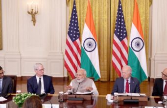 Tim Cook se setkal s prezidentem Joe Bidenem a indickým premiérem Modim, hlavním tématem byla AI