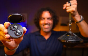 Petr Mára – Mega Luxusní Louis Vuitton pecky do uší – LV Horizon Light Up Earphones