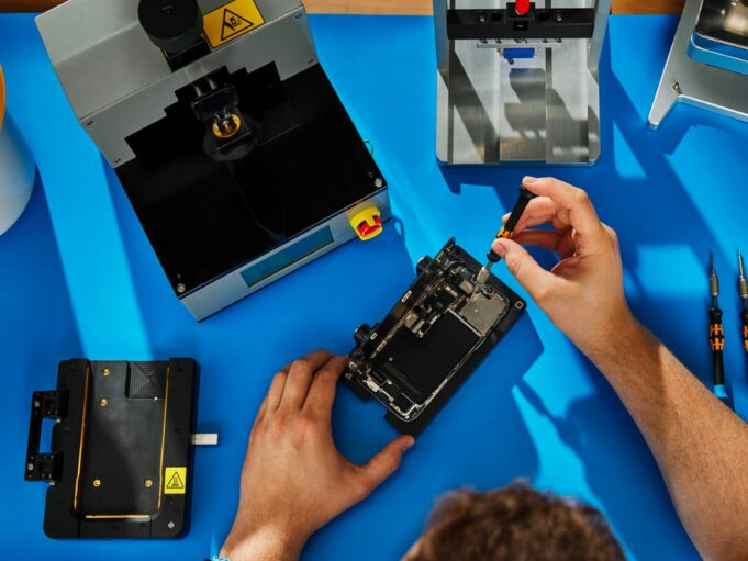 iFixit vyzývá FTC, aby zavedla přísnější pravidla pro právo na opravu