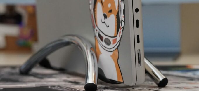 Nový stojan Twelve South BookArc Flex vám skvěle poslouží k používání více monitorů s MacBookem Air