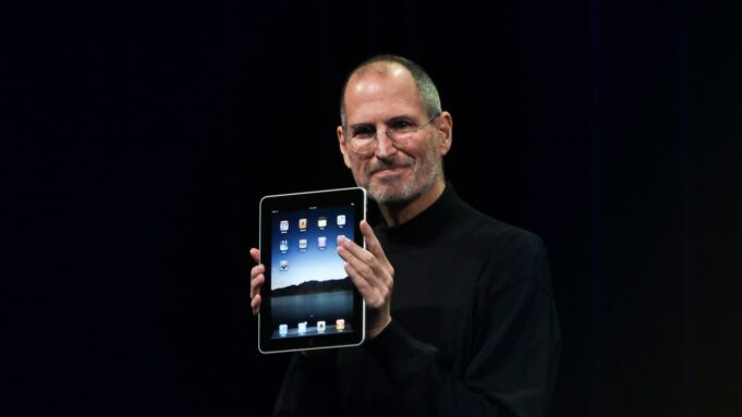 Historie – Společnost Apple dnes před 14 lety vydala původní iPad