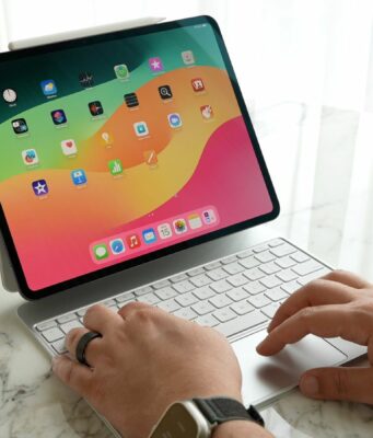 Návod – Jak sdílet fotografie mezi svými zařízeními Apple pomocí tohoto jednoduchého gesta