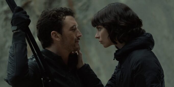 Apple zveřejnil upoutávku na film The Gorge, vydán bude na Valentýna