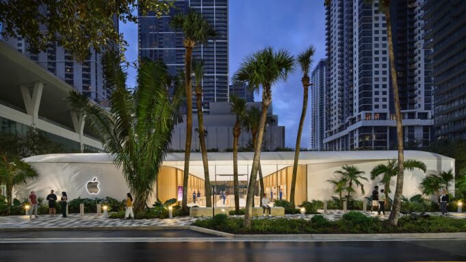 Apple představil svůj zcela nový obchod v komplexu Miami Worldcenter