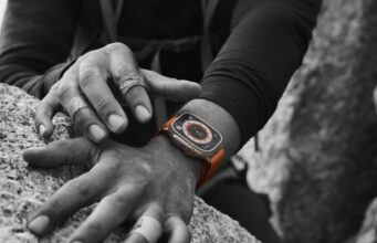 Návod – Jak používat funkci Návrat v aplikaci Kompas na Apple Watch