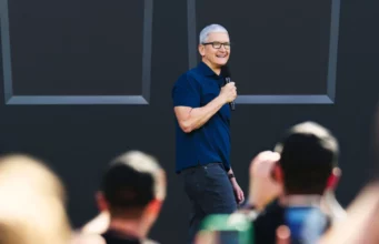 Rok 2027 bude pro Apple přelomový: Chystá se skládací iPhone, chytré hodinky s kamerou a další