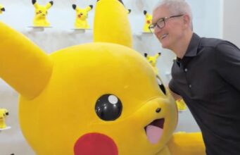 Tim Cook slaví znovuotevření Apple Ginza v Tokiu