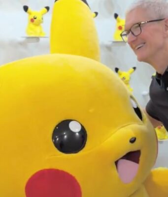 Tim Cook slaví znovuotevření Apple Ginza v Tokiu