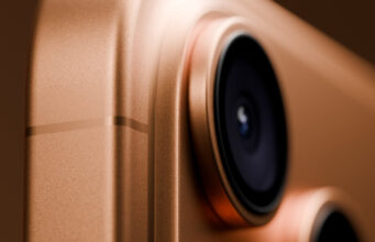 Apple údajně chystá revoluci k 20. výročí iPhonu – model iPhone 20 má být bez tlačítek i výřezů