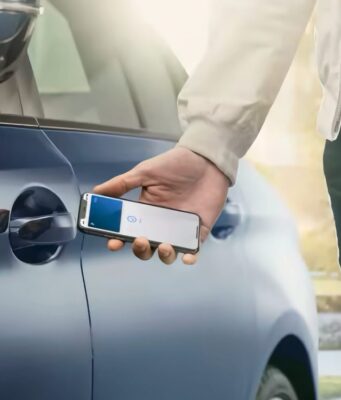 Apple připravuje podporu CarKey pro vozy Cadillac. Ukazuje to interní kód