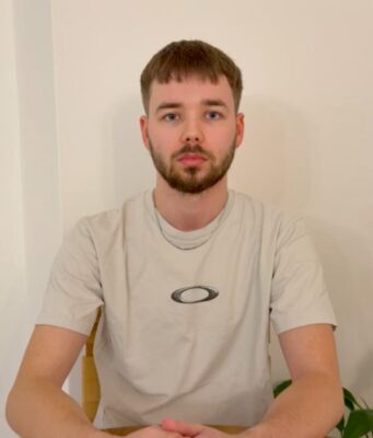 Denis Surových – Tesly by konečně měly dostat CarPlay. Kdy to bude?