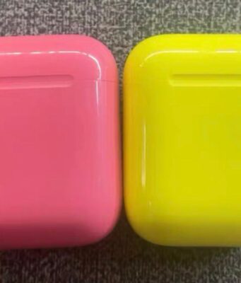 Apple údajně testoval verzi AirPods první generace s jasnými barevnými nabíjecími pouzdry