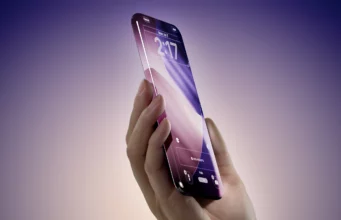 iPhone k 20. výročí má přinést největší změnu designu od iPhonu X. Apple chystá zakřivené sklo a haptická tlačítka