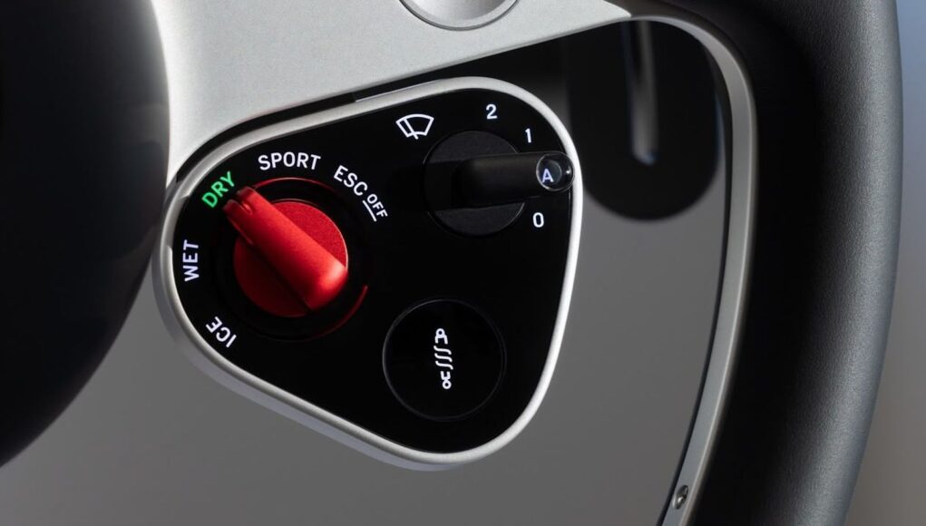 ferrari-luce-interior-jony-ive