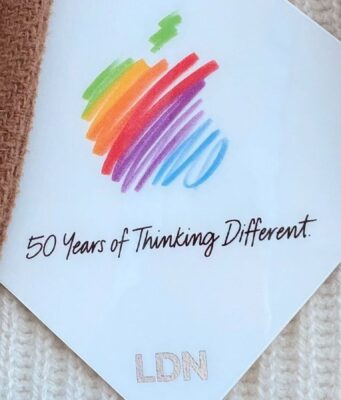 50. výročí Applu: Mumford & Sons v Londýně, digitální umělecká díla v Sydney