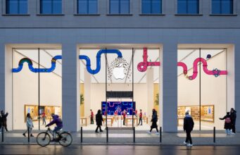 Apple informoval zaměstnance svých prodejen, aby tento týden očekávali „velký nával“ zákazníků