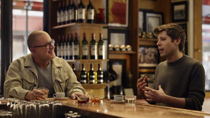 První zařízení společnosti OpenAI navržené Jonym Ivem nebude vydáno dříve než příští rok