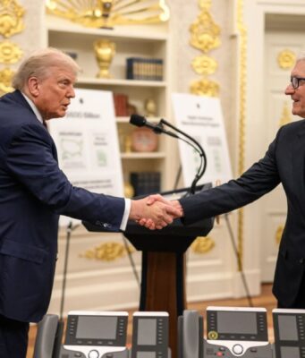 Tim Cook udržuje pracovní vztah s americkým prezidentem Donaldem Trumpem