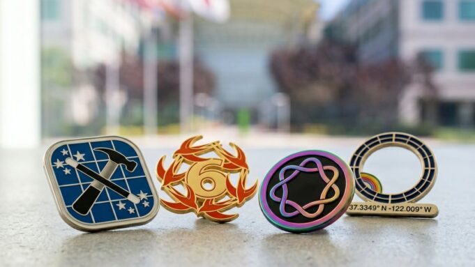 Vývojář Clément Sauvage navrhl sadu odznaků pro fanoušky Applu