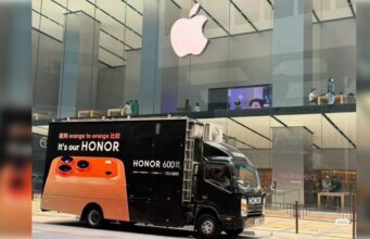 Apple Store se stal kulisou pro drzý reklamní kousek značky Honor