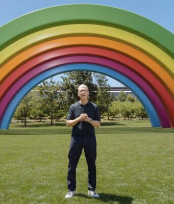 Tim Cook končí jako šéf Applu. Za 15 let změnil firmu k nepoznání